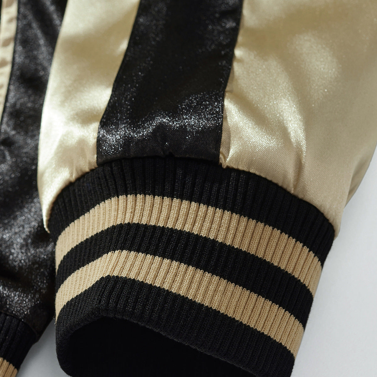 Veste casual streetwear avec broderie godzilla