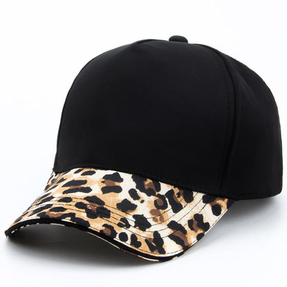 casquette à motif léopard