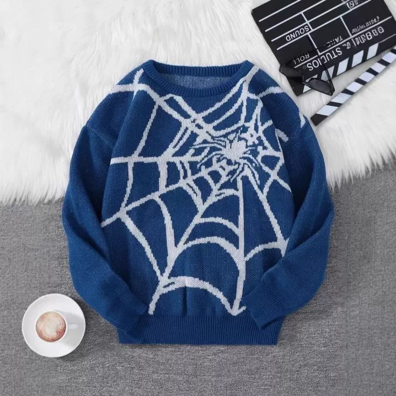 Pull avec motif toile d’araignée