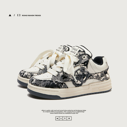 Baskets en toile au design déchiré